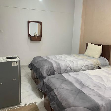 Pyramids Home Guest House Kafret el-Gabal エクステリア 写真